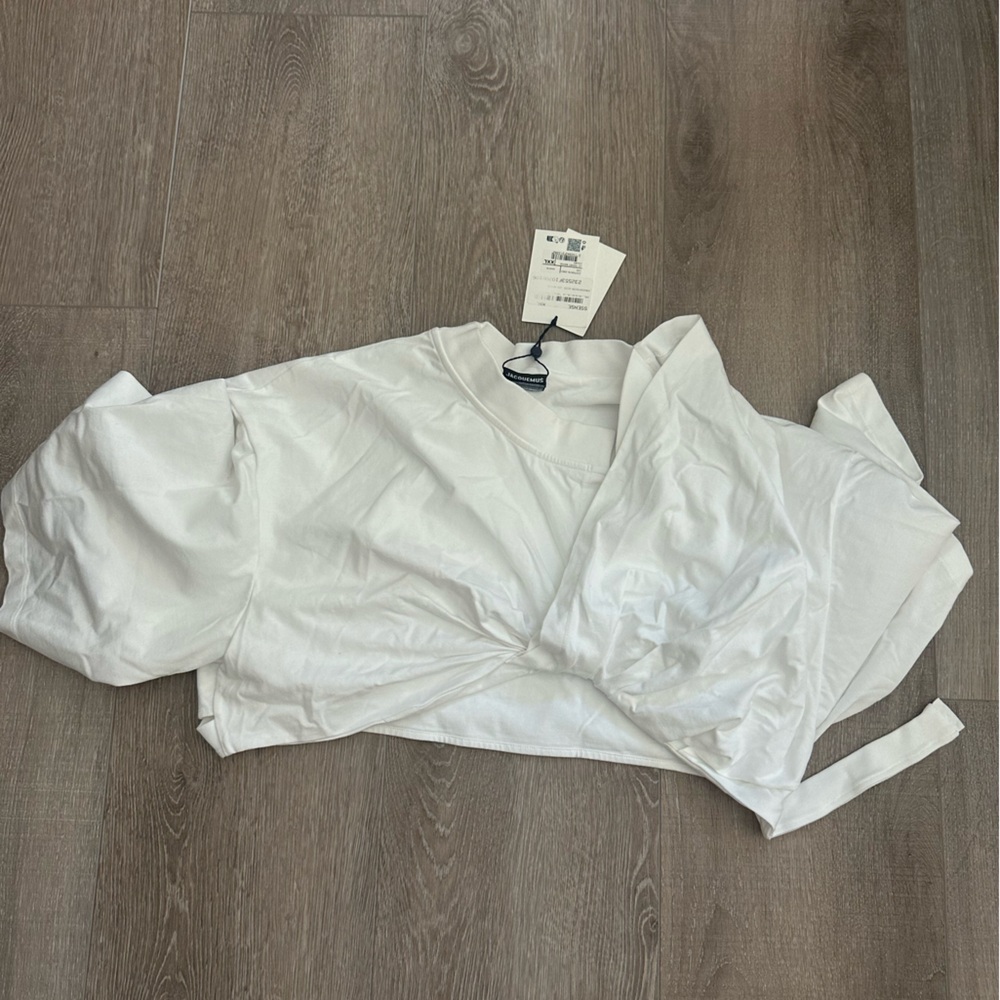 Jacquemus White Le Chouchou ‘Le T-Shirt Bahia’ T-Shirt